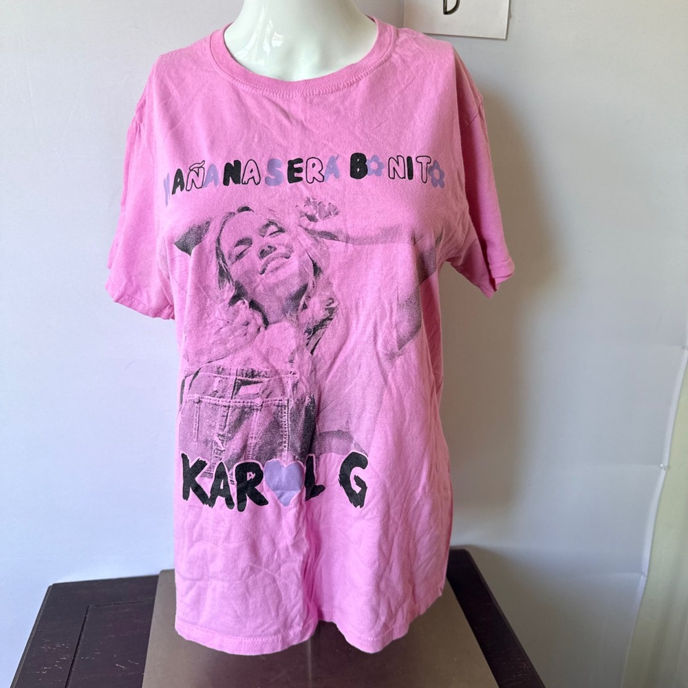 Karol G T-Shirt Manana Sera Bonito 2023 Tour Graphic Pink Small